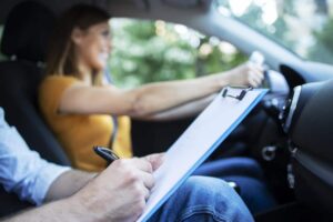 Find den rigtige køreskole